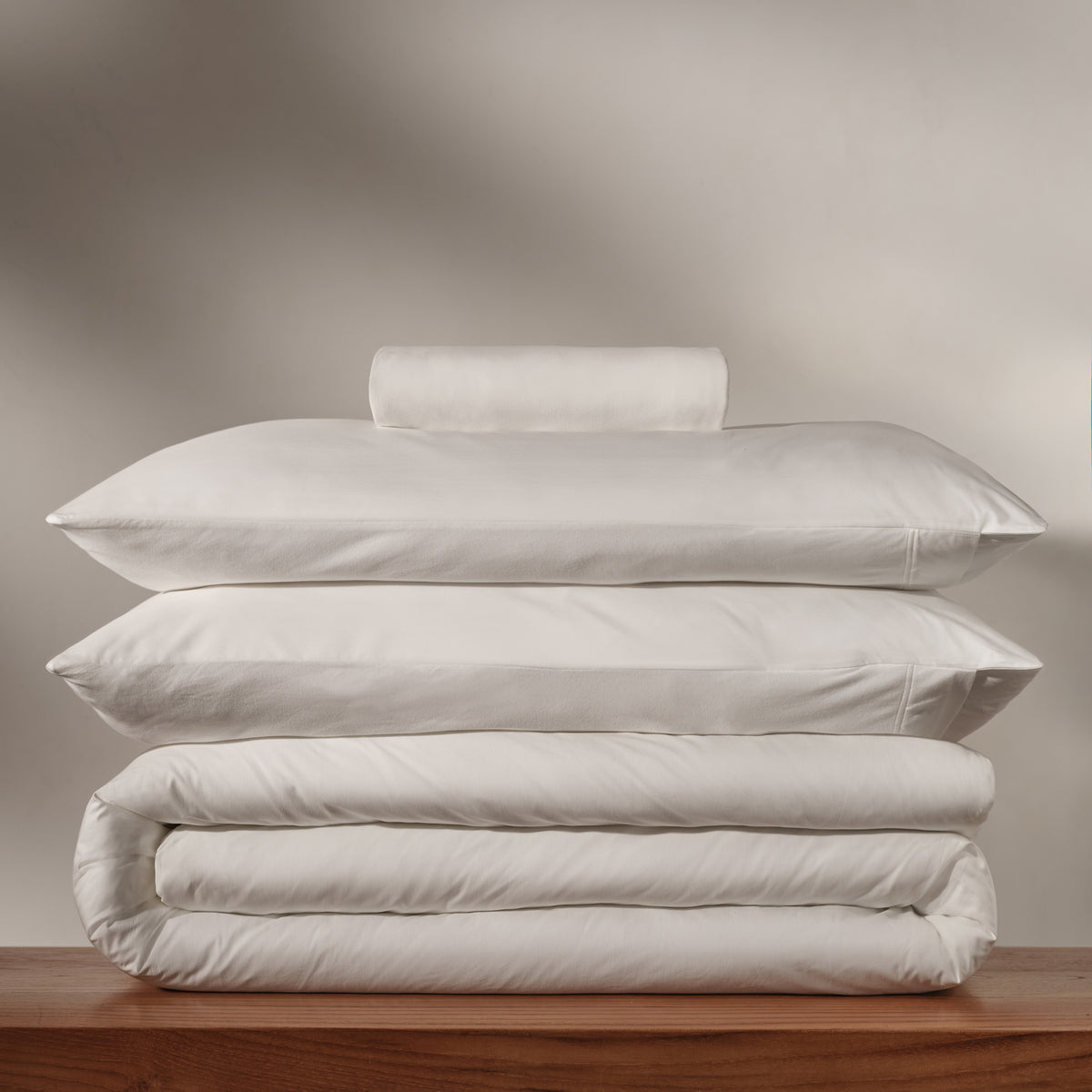 Cotton Bedding Set in Queen White | James Perse Los Angeles