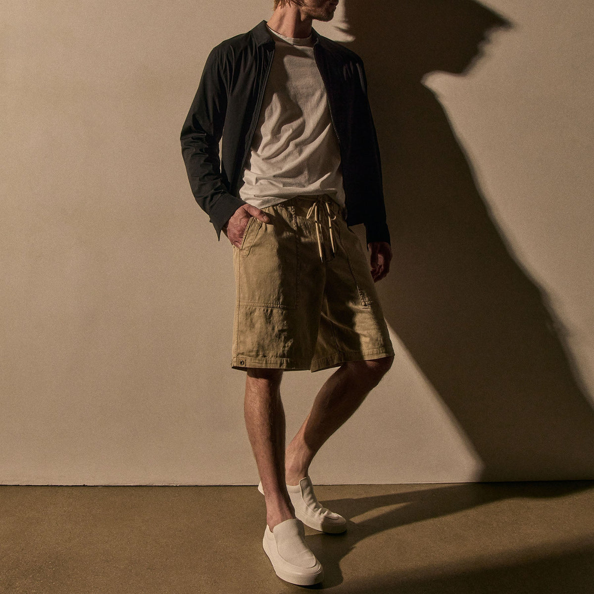 Slub Cotton Utility Flight Short in Light Khaki Pigment | James Perse Los Angeles
