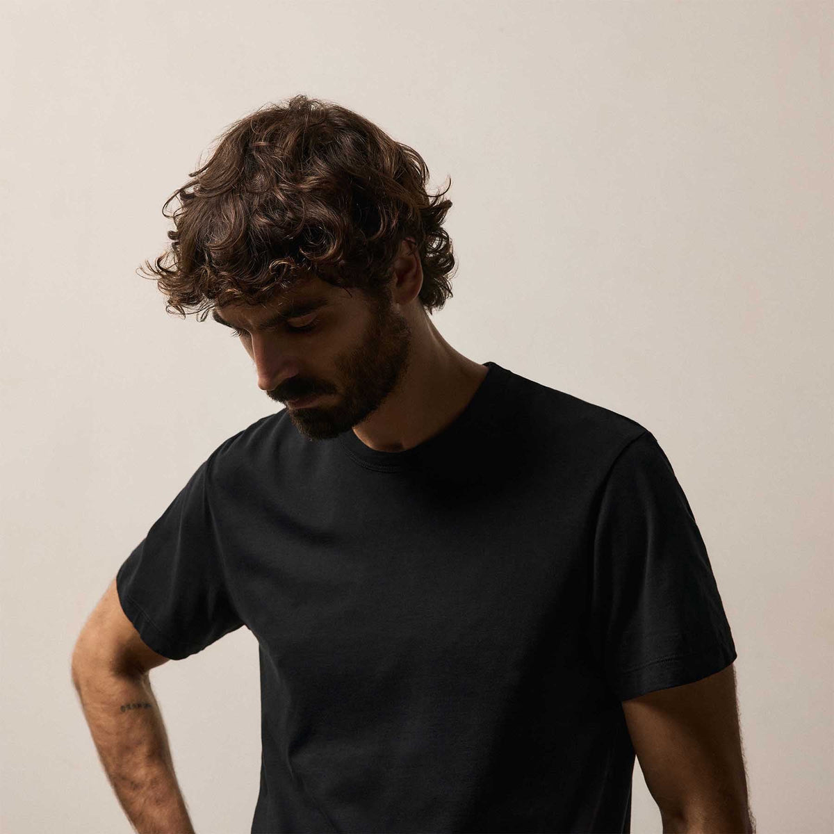 Brushed Lotus Crew in Black | James Perse Los Angeles