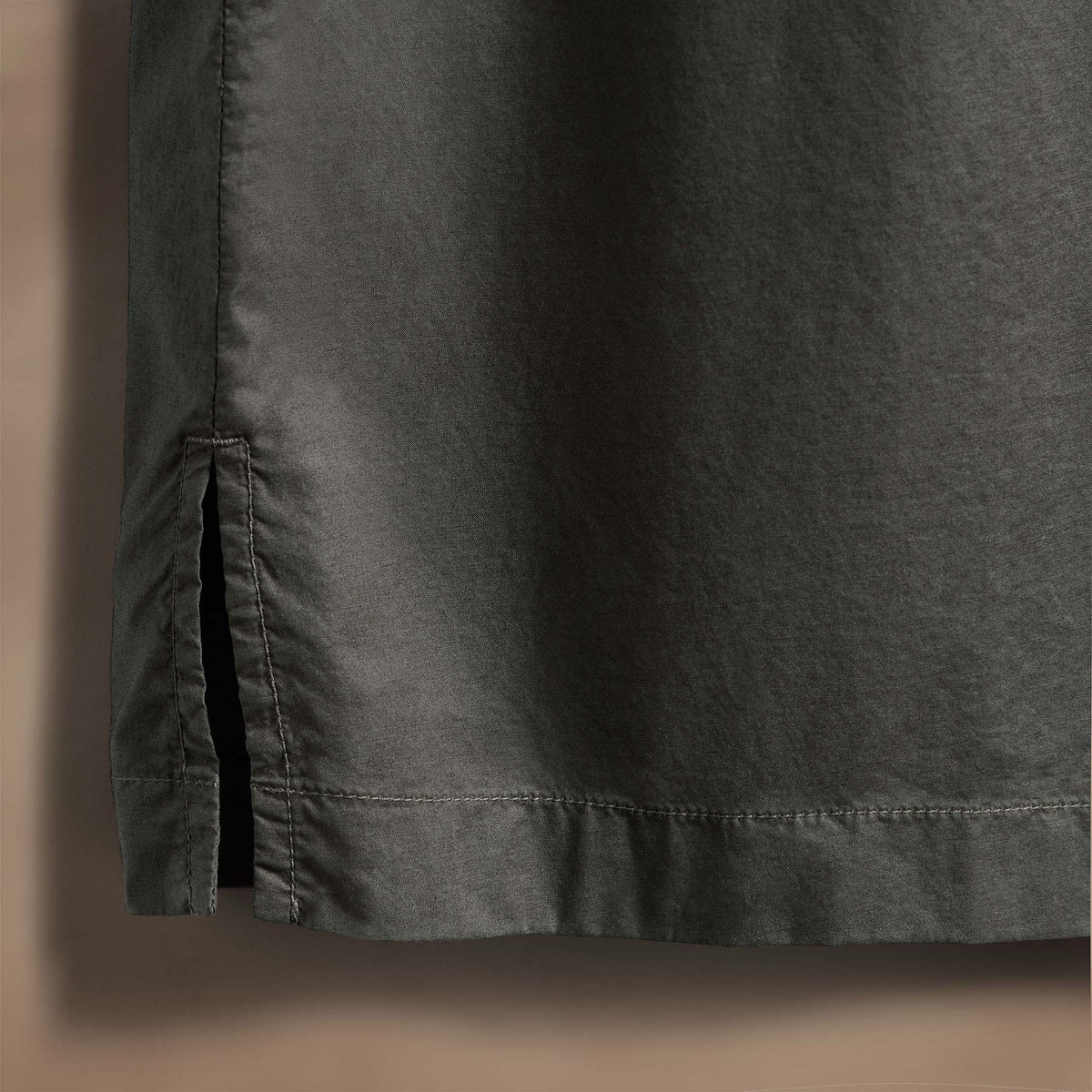Oversized Stretch Poplin Short Sleeve Shirt in Granite | James Perse Los Angeles