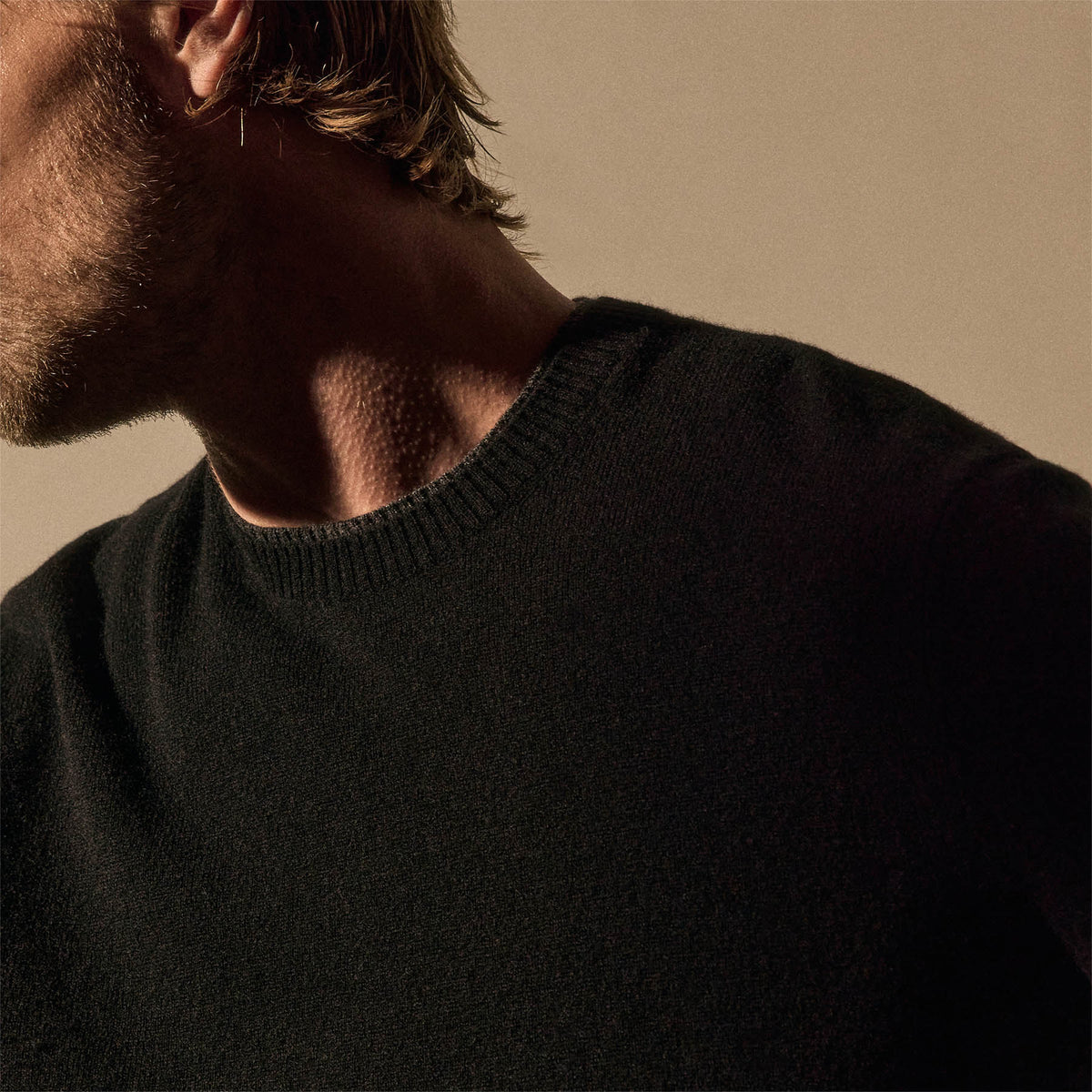 Italian Spun Cashmere Crew in Black/Anthracite | James Perse Los Angeles