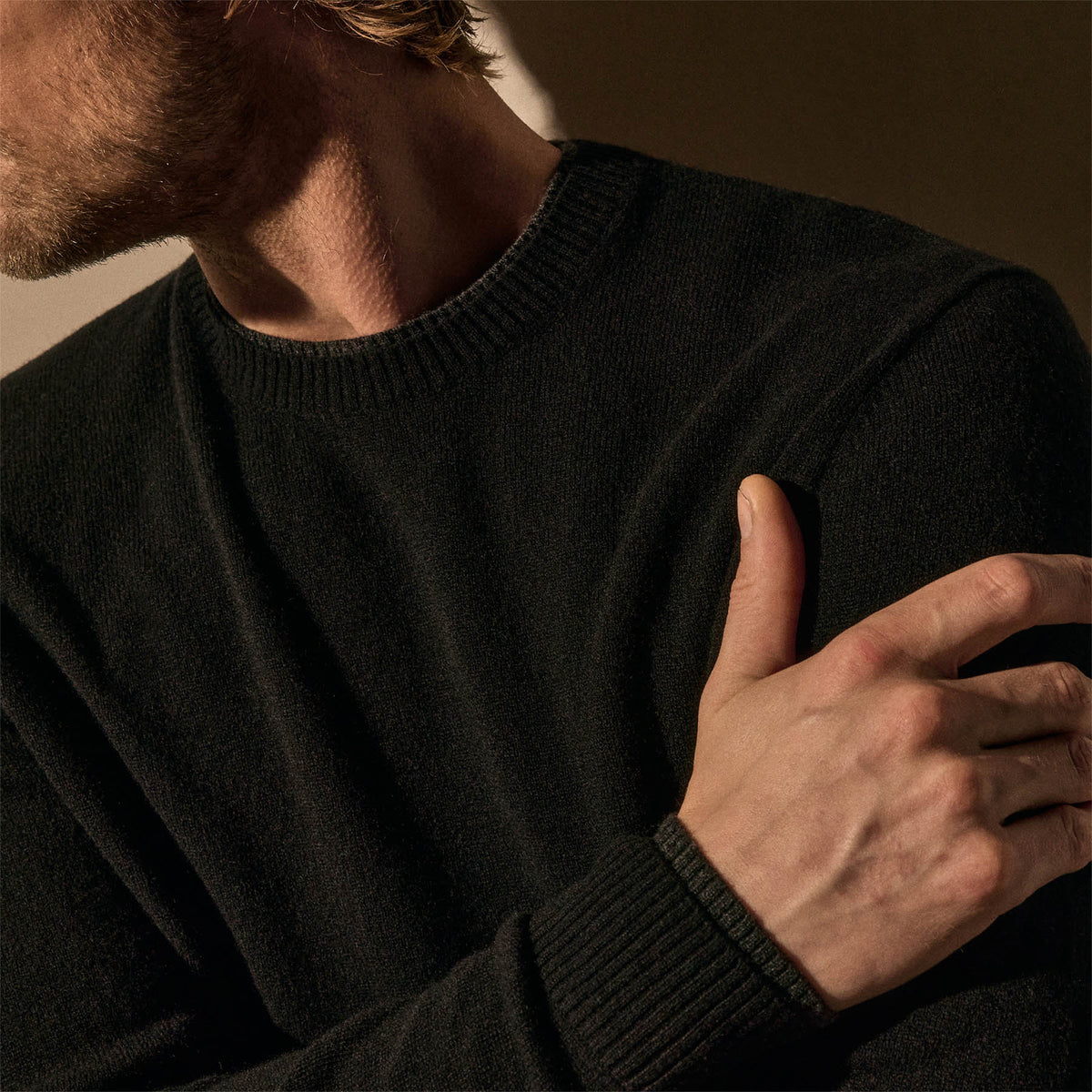 Italian Spun Cashmere Crew in Black/Anthracite | James Perse Los Angeles