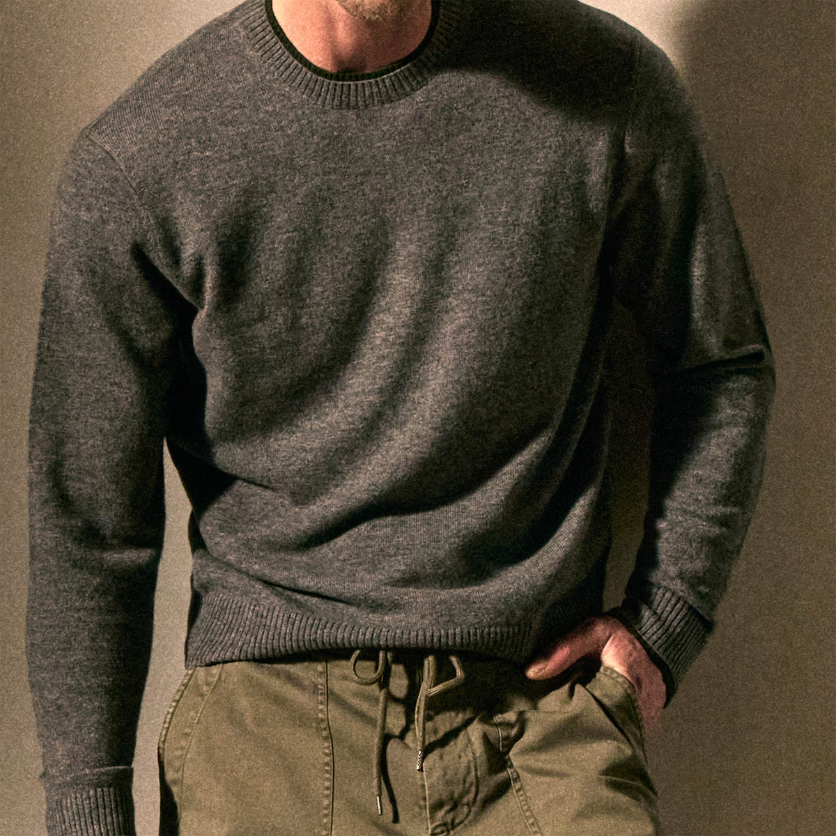 Italian Spun Cashmere Crew in Mid Grey/Forest | James Perse Los Angeles
