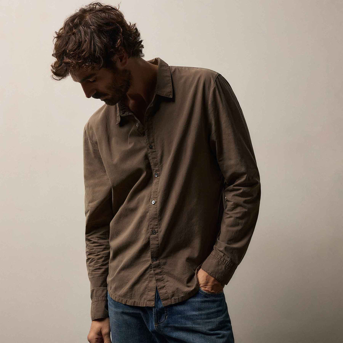 Standard Shirt in Caribou Pigment | James Perse Los Angeles