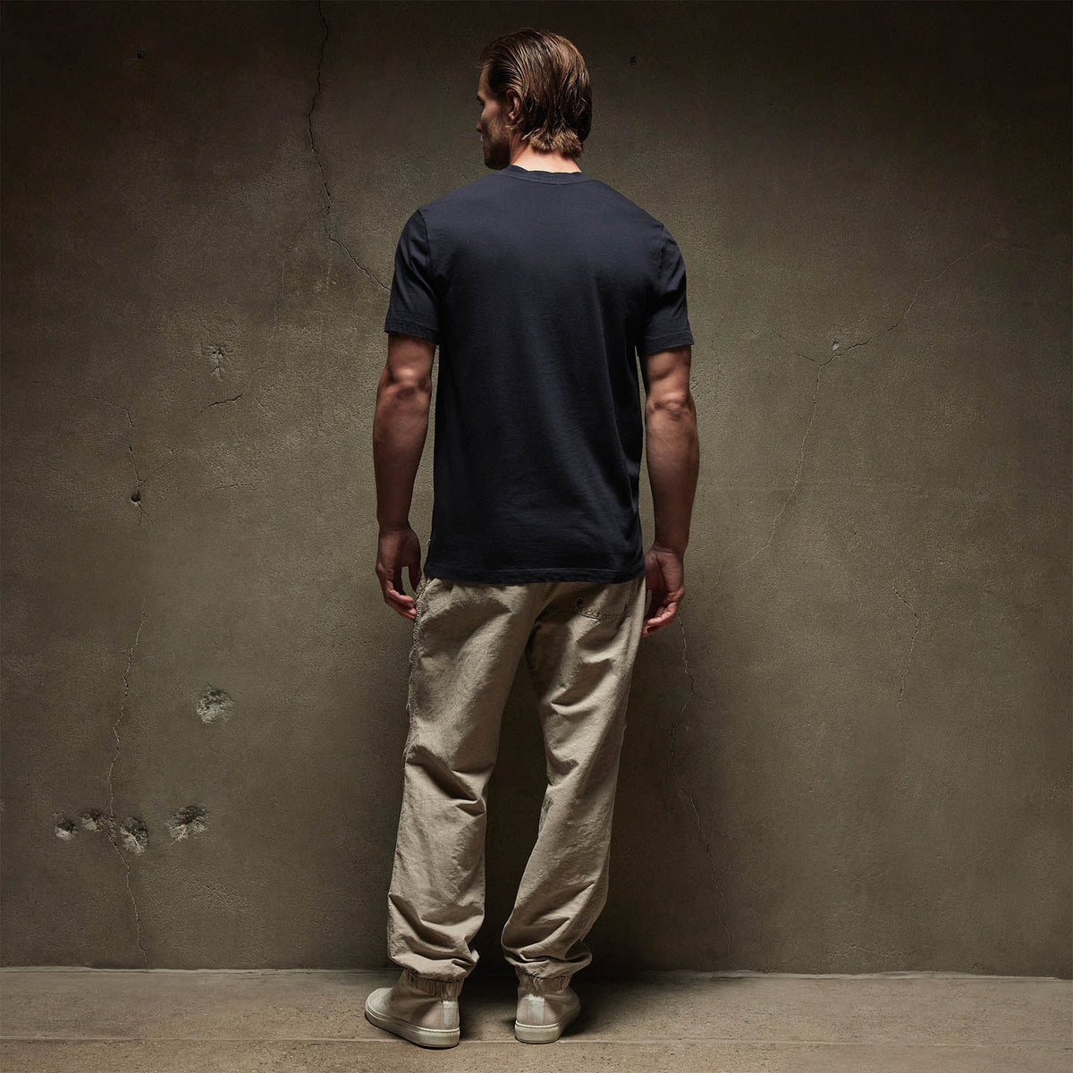 Short Sleeve V Neck in Deep | James Perse Los Angeles