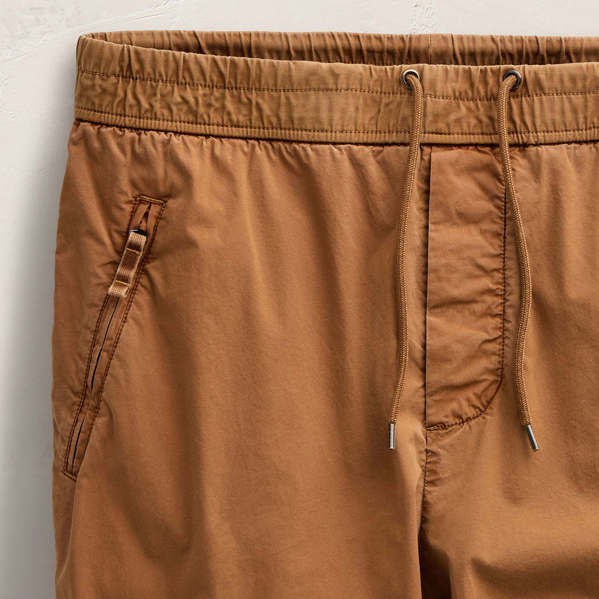 Parachute Poplin Cargo in Whiskey Pigment | James Perse Los Angeles