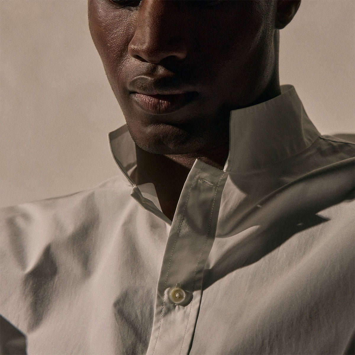 Poplin Collarless Shirt in White | James Perse Los Angeles