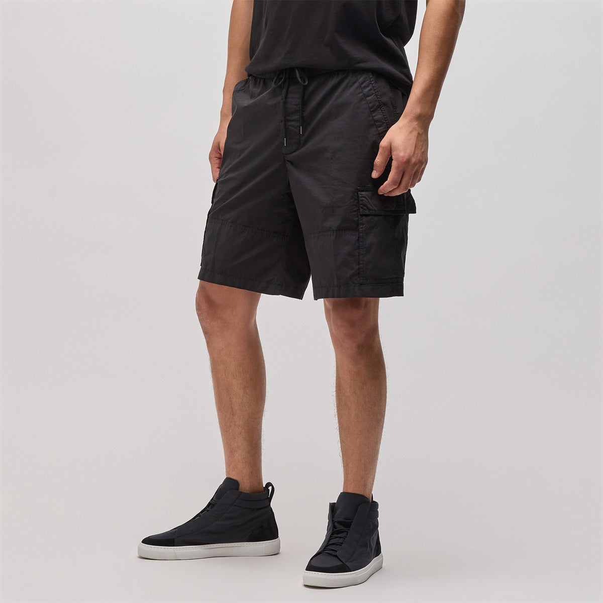 Stretch Poplin Cargo Short in Black | James Perse Los Angeles