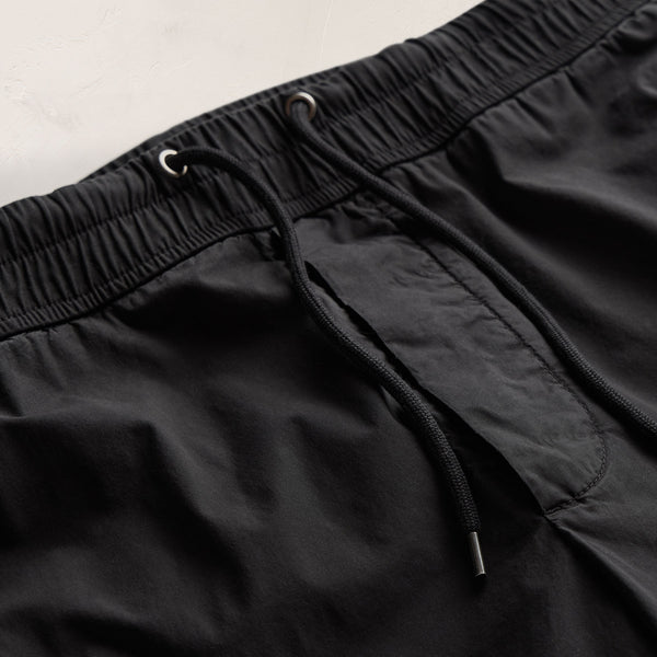 Parachute Poplin Cargo Short in Black | James Perse Los Angeles