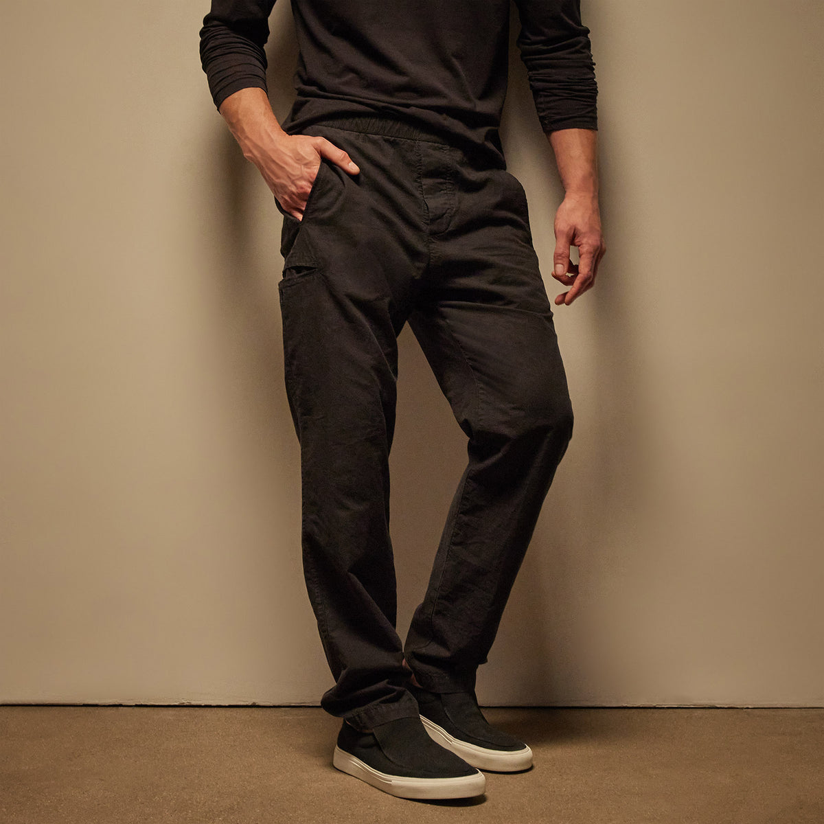 Textured Relaxed Pant in Black | James Perse Los Angeles