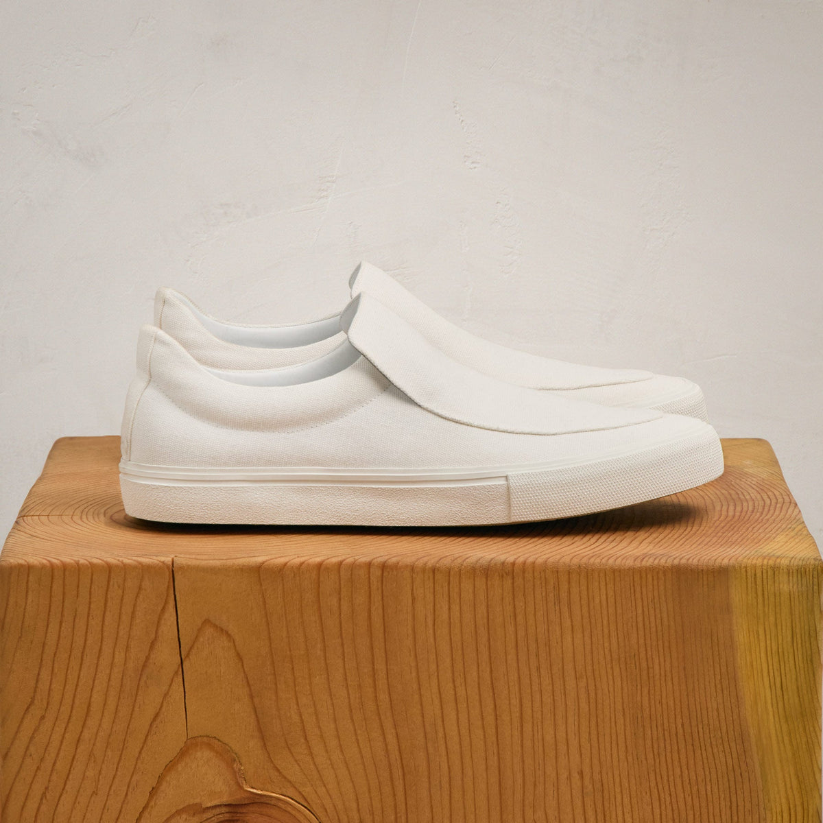 Men's Coastal Canvas Slip On in White | James Perse Los Angeles