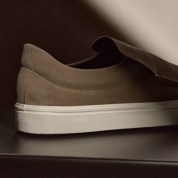 Men's Coastal Suede Slip On in Cement | James Perse Los Angeles