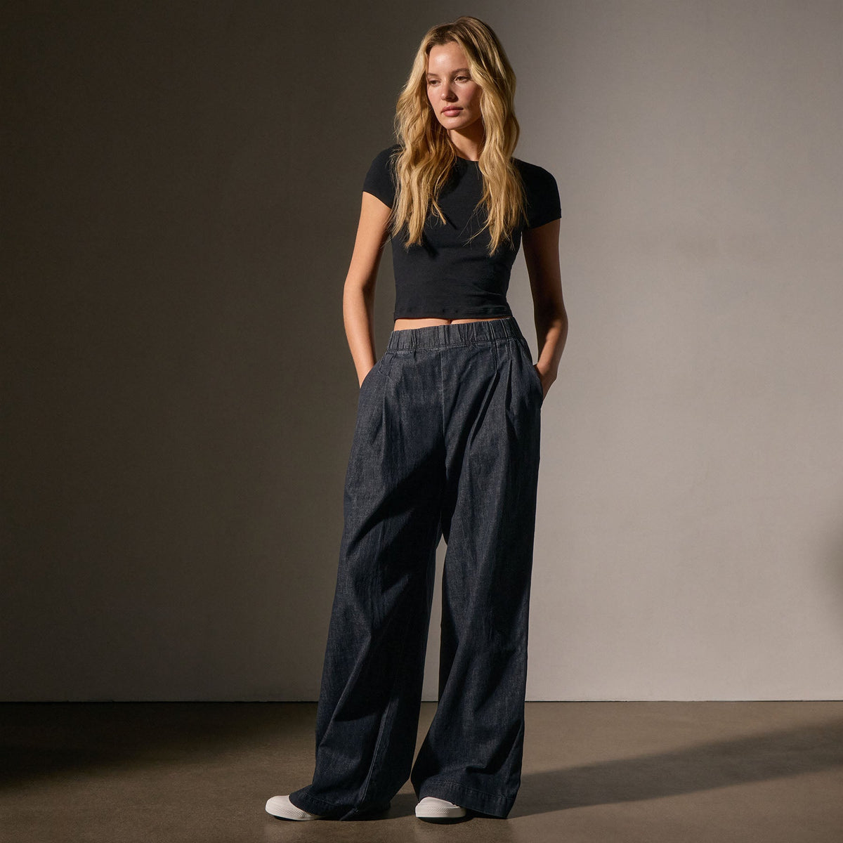 Pleated Denim Pant in Black Enzyme Wash | James Perse Los Angeles