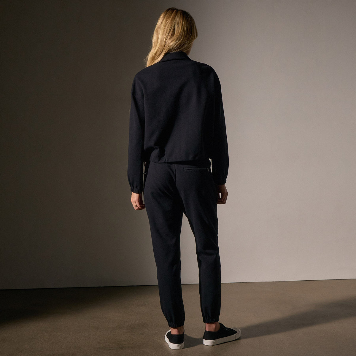 Matte Scuba Full Zip in Black | James Perse Los Angeles