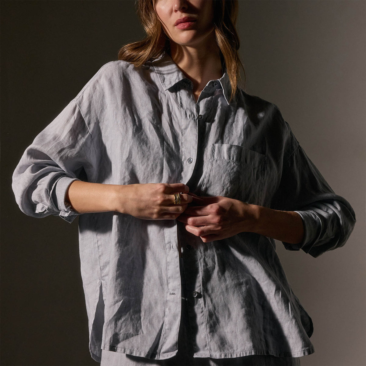Linen Oversized Shirt in Grey Sky Pigment | James Perse Los Angeles
