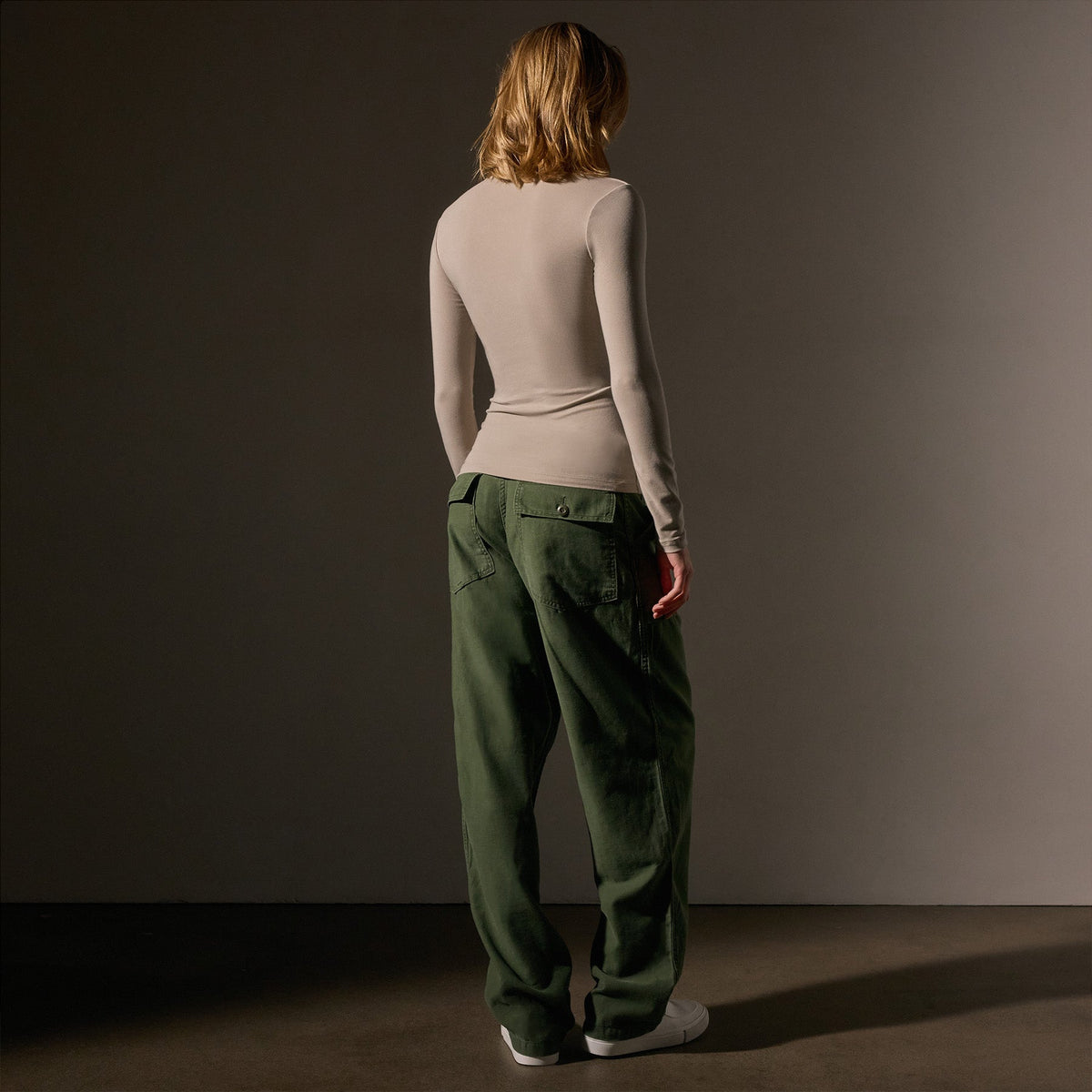 Stretch Lotus Deep V Tee in Tan | James Perse Los Angeles