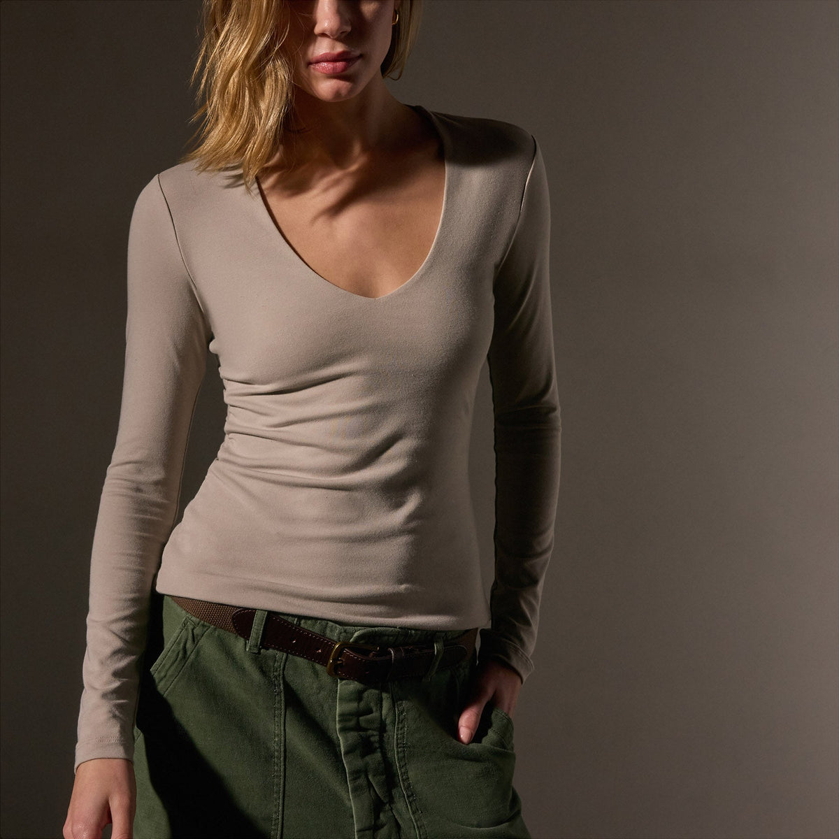 Stretch Lotus Deep V Tee in Tan | James Perse Los Angeles