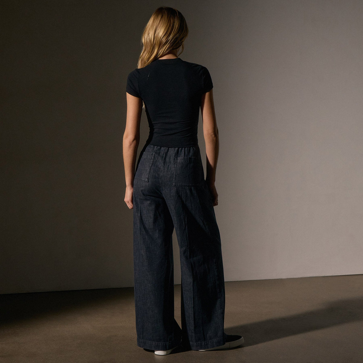 Short Sleeve Cropped Tee in Black | James Perse Los Angeles