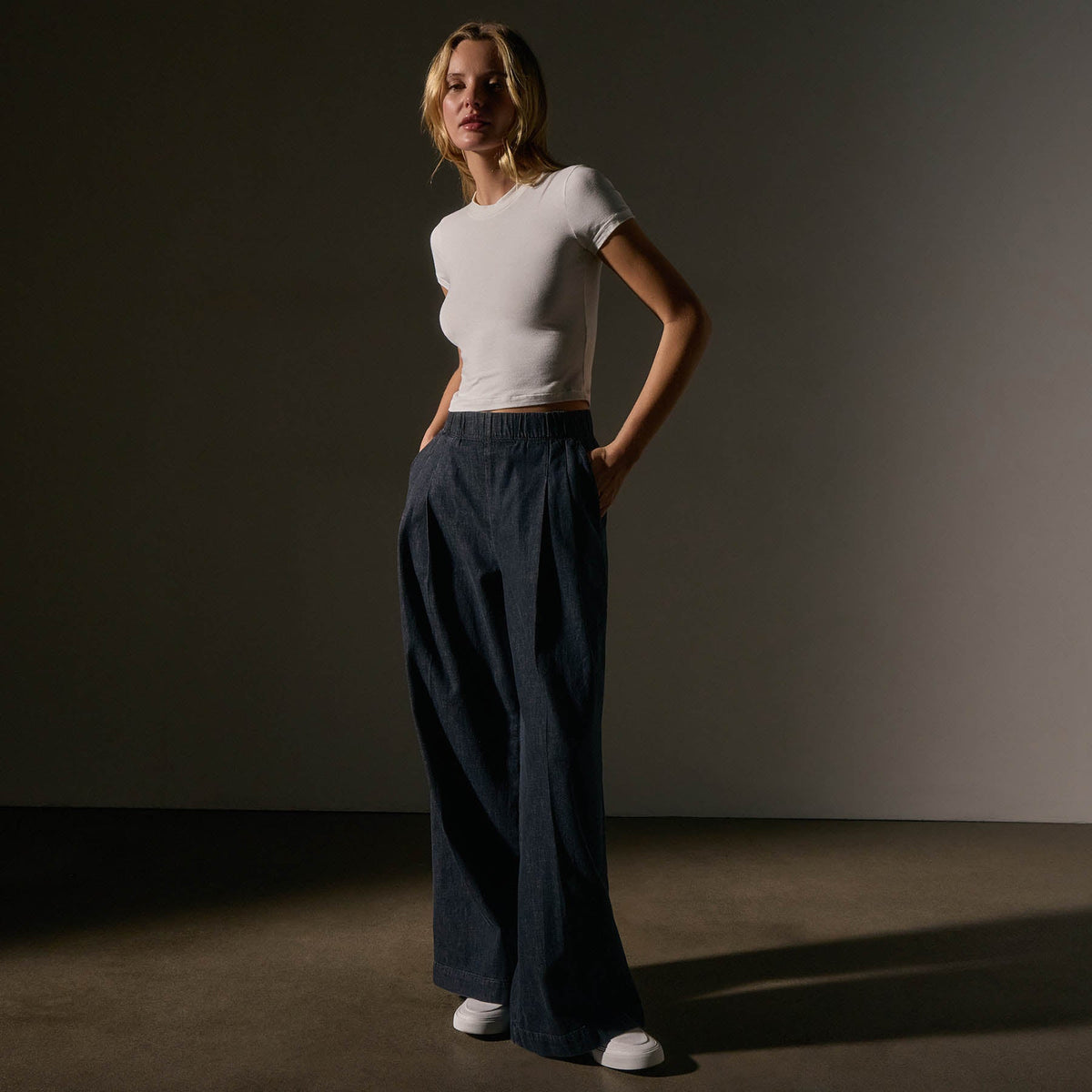 Short Sleeve Cropped Tee in White | James Perse Los Angeles