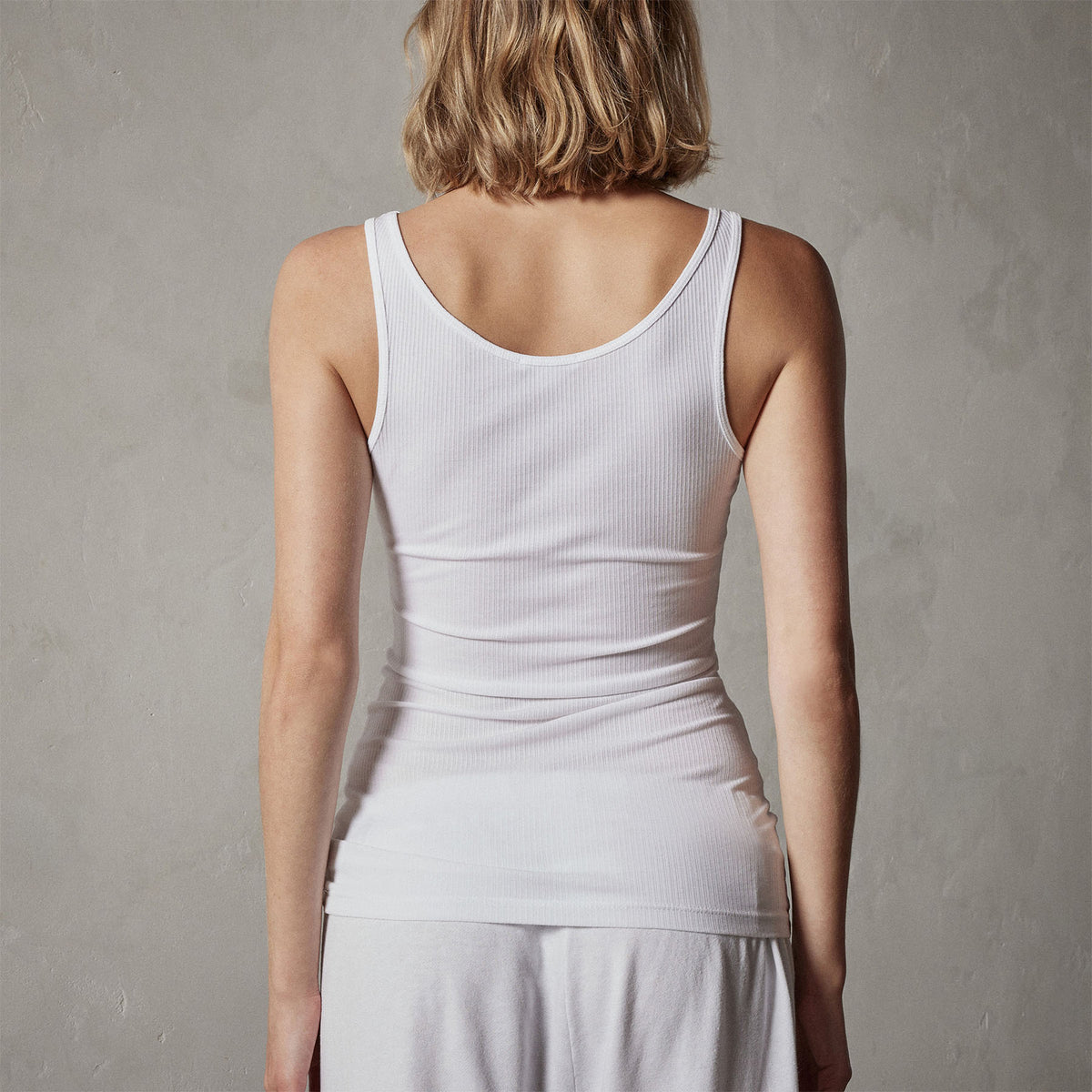 Ribbed Daily Tank in White | James Perse Los Angeles