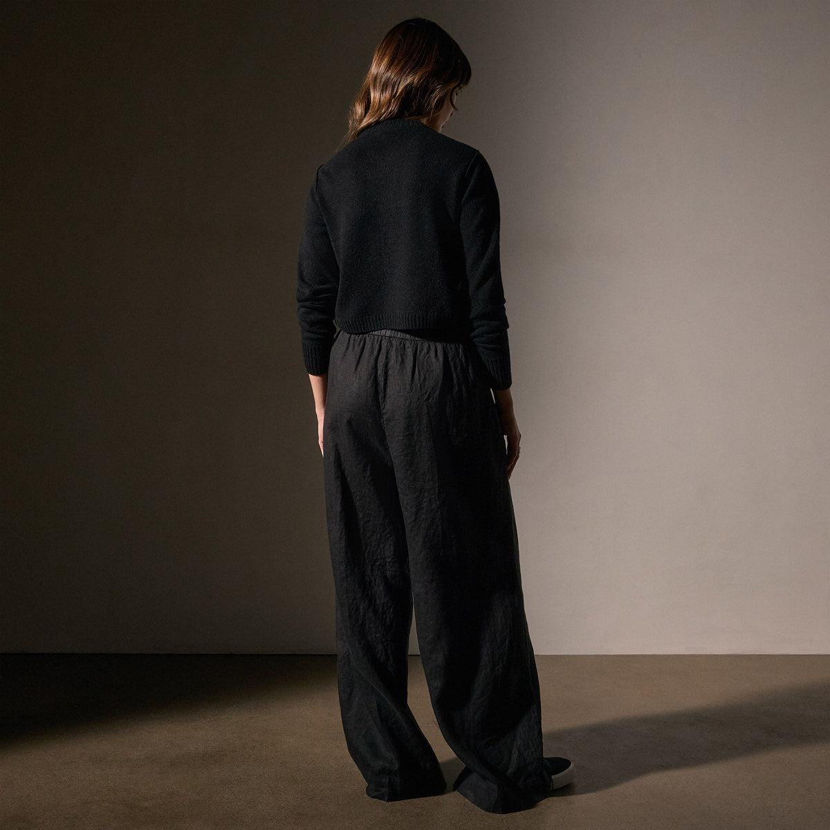 Cashmere Jewel Neck Cardigan in Black | James Perse Los Angeles