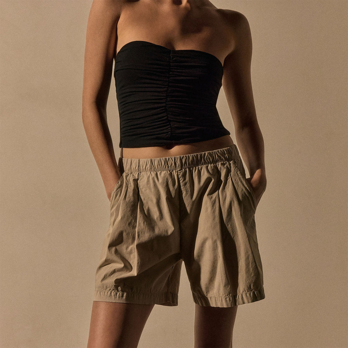 Stretch Poplin Elastic Short in Grout Pigment | James Perse Los Angeles