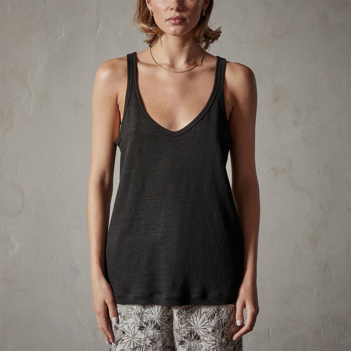 Linen Jersey Tank in Black | James Perse Los Angeles