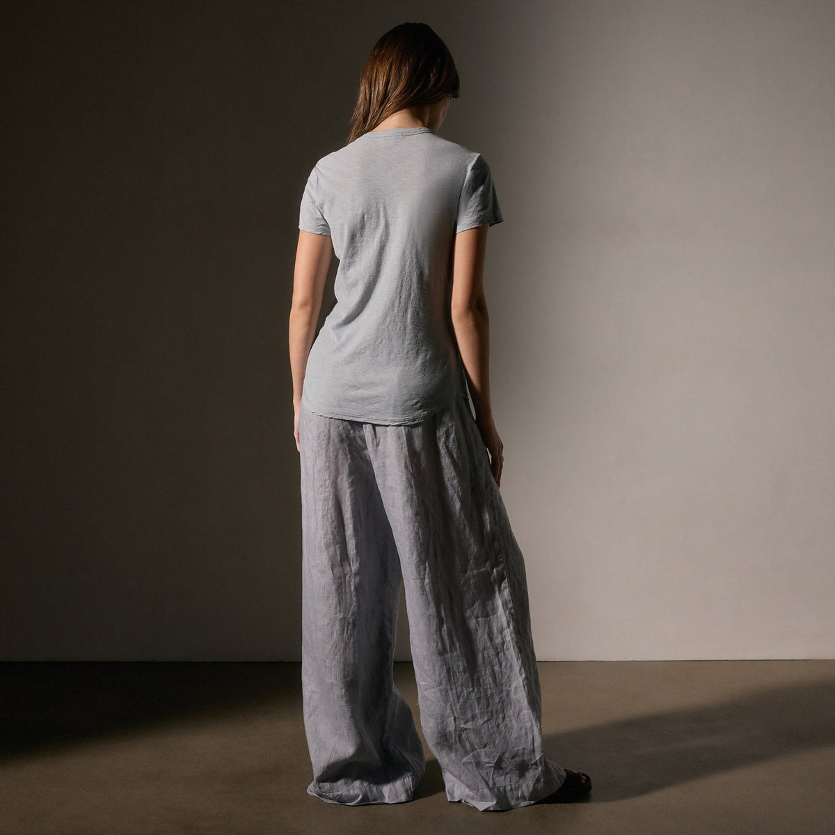 Sheer Slub Crew Neck Tee in Grey Sky | James Perse Los Angeles