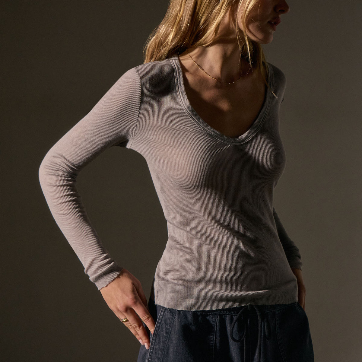 Deep V Tee in Dapple | James Perse Los Angeles