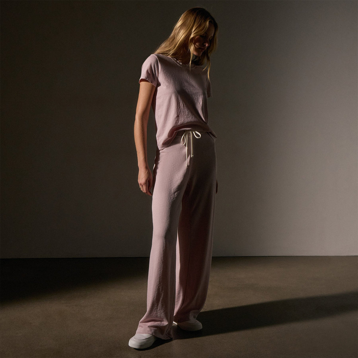 Wide Leg Sweatpant in Degas Pigment | James Perse Los Angeles