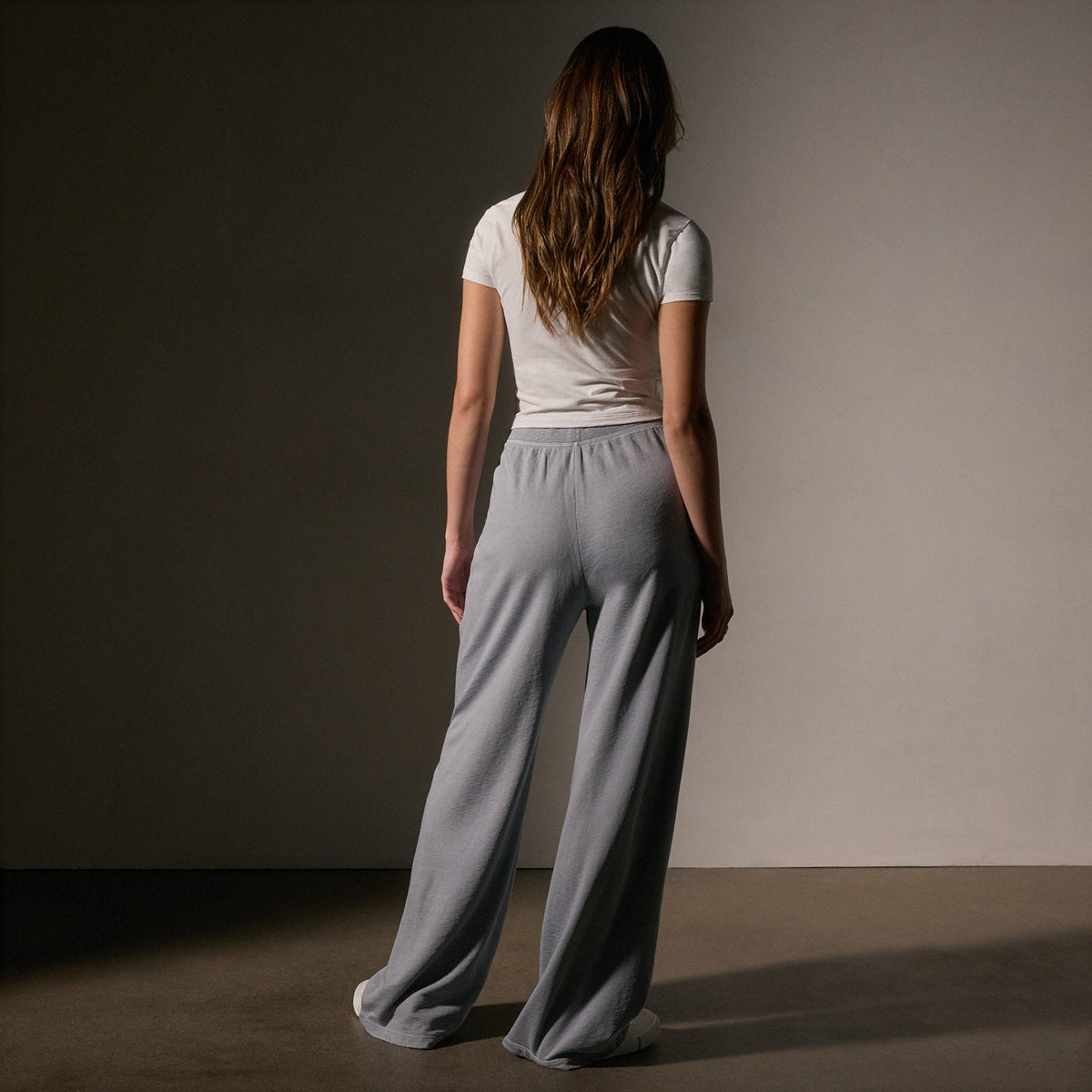 Wide Leg Sweatpant in Grey Sky Pigment | James Perse Los Angeles