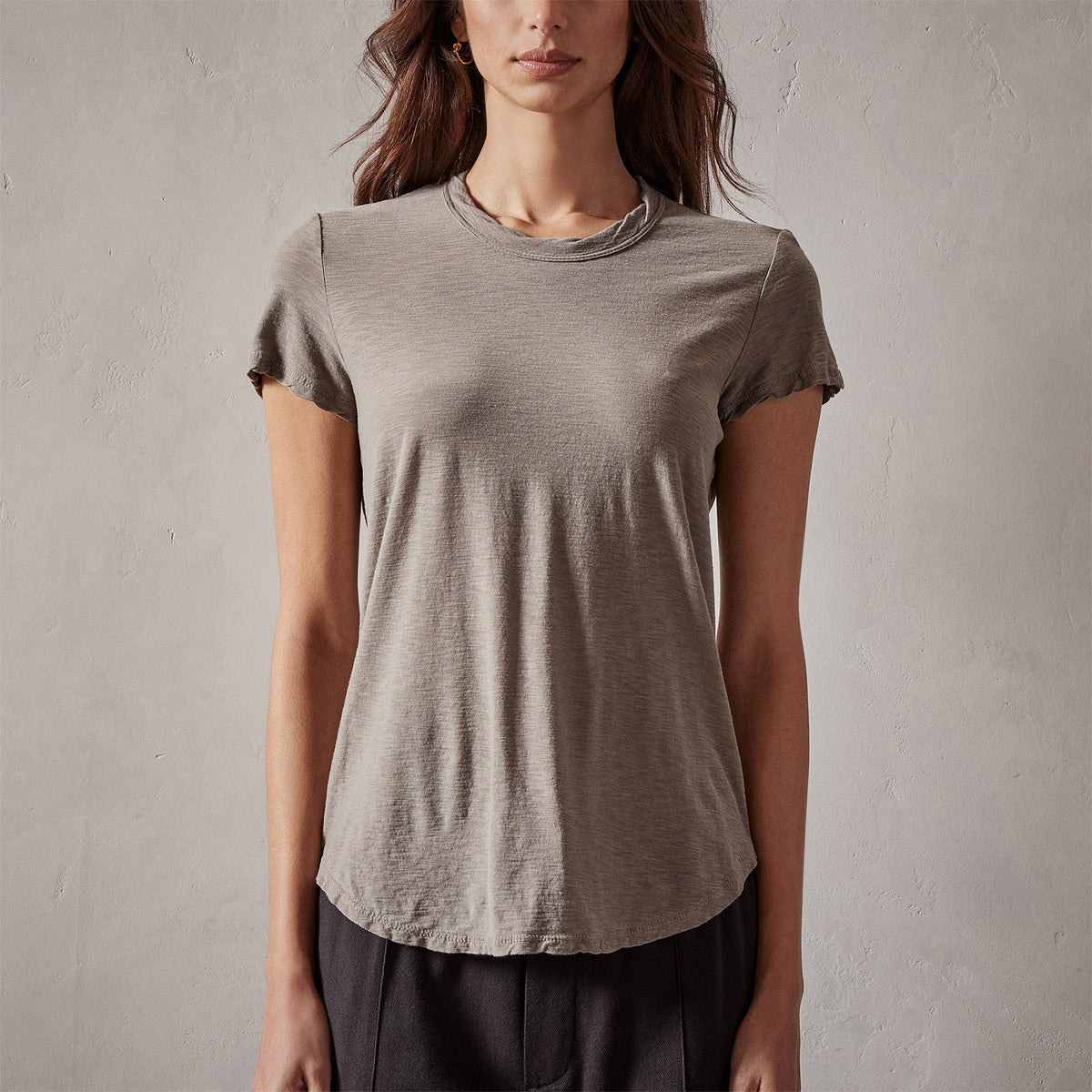Sheer Slub Crew Neck Tee in Concrete | James Perse Los Angeles