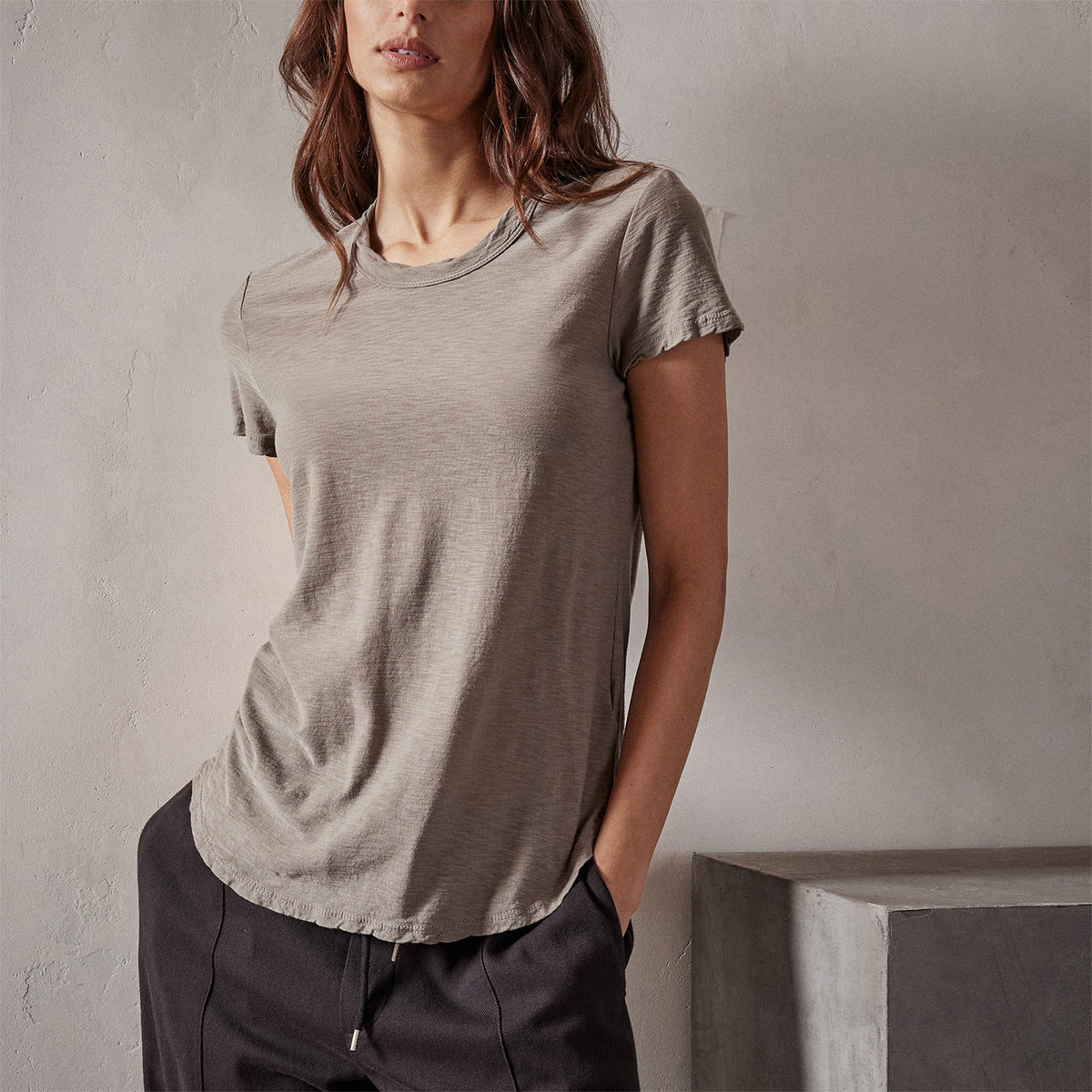 Sheer Slub Crew Neck Tee in Concrete | James Perse Los Angeles