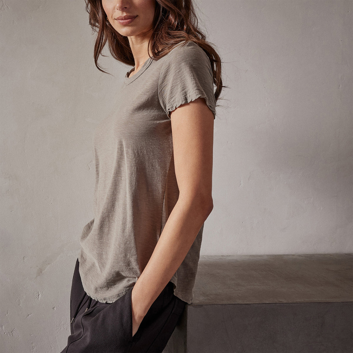 Sheer Slub Crew Neck Tee in Concrete | James Perse Los Angeles