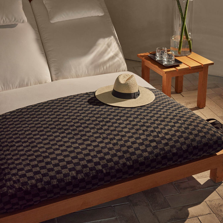 Checkered Beach Towel in Palm/Black | James Perse Los Angeles