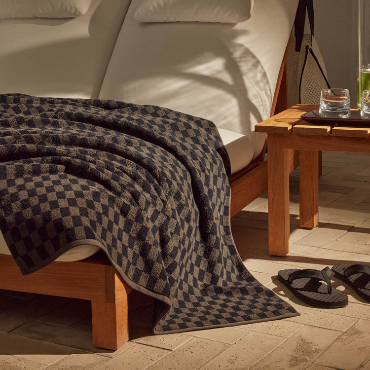 Checkered Beach Towel in Palm/Black | James Perse Los Angeles