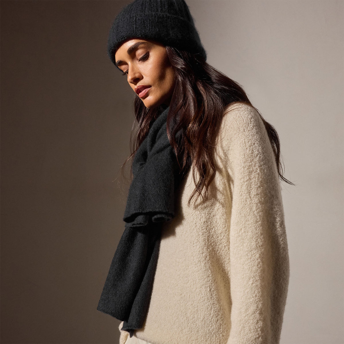 Lightweight Textured Cashmere Scarf in Black | James Perse Los Angeles