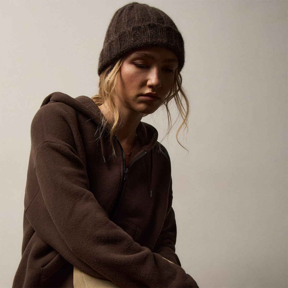 Lightweight Textured Cashmere Beanie in Bark | James Perse Los Angeles / Womens
