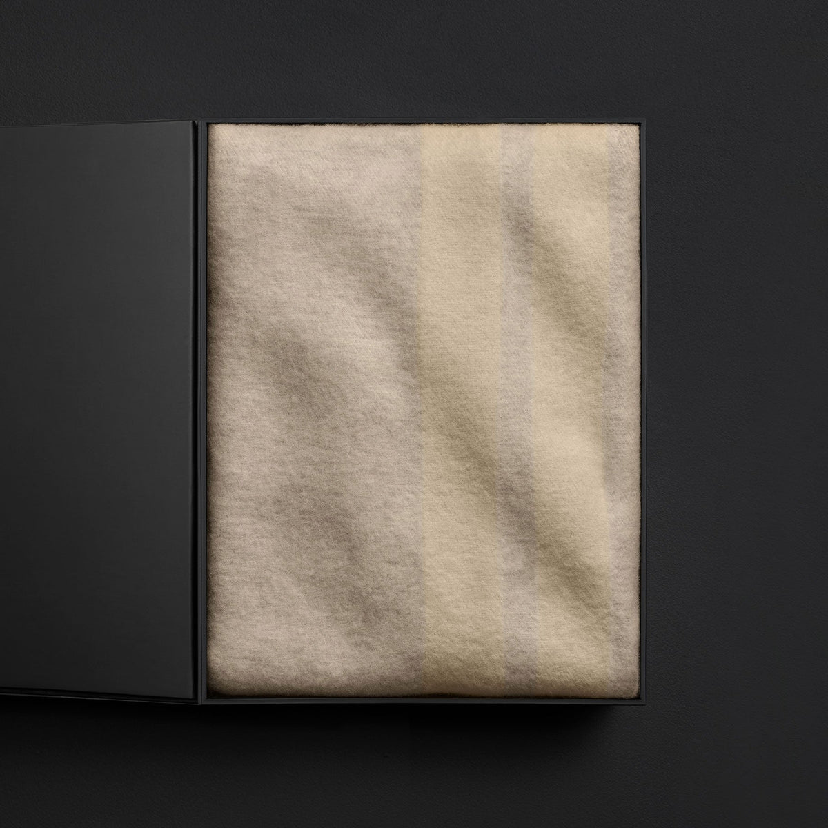 Sarti Stripe Soft Wool Bkt W/B in Ecru/Fog | James Perse Los Angeles