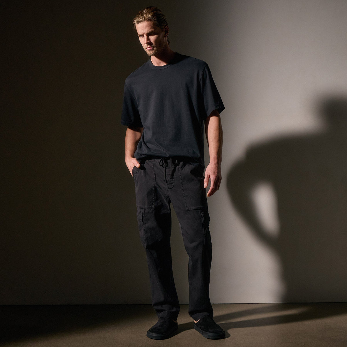 Army Cotton Slub Cargo Pant in Black Pigment | James Perse Los Angeles