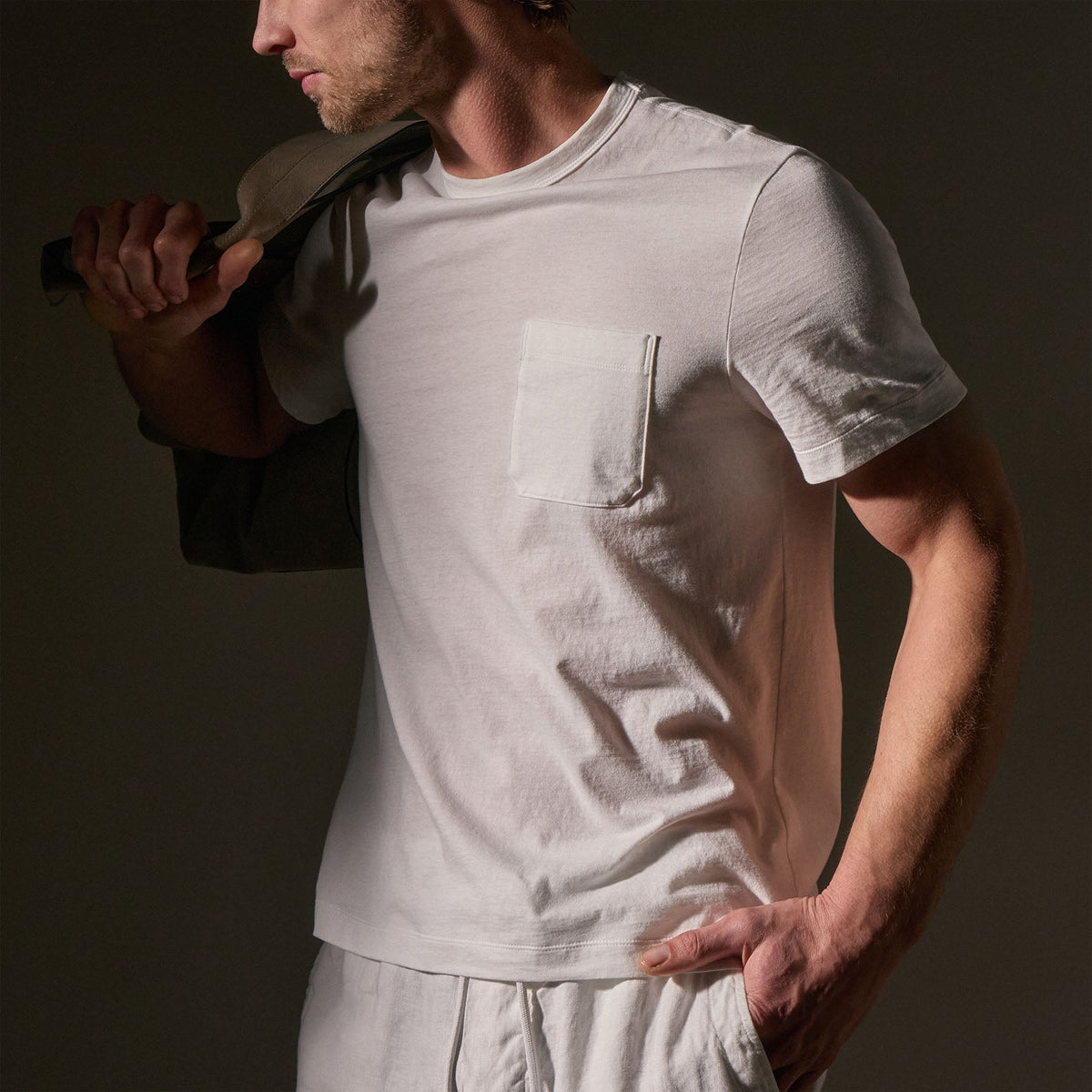 Cotton Linen Pocket Tee in White | James Perse Los Angeles