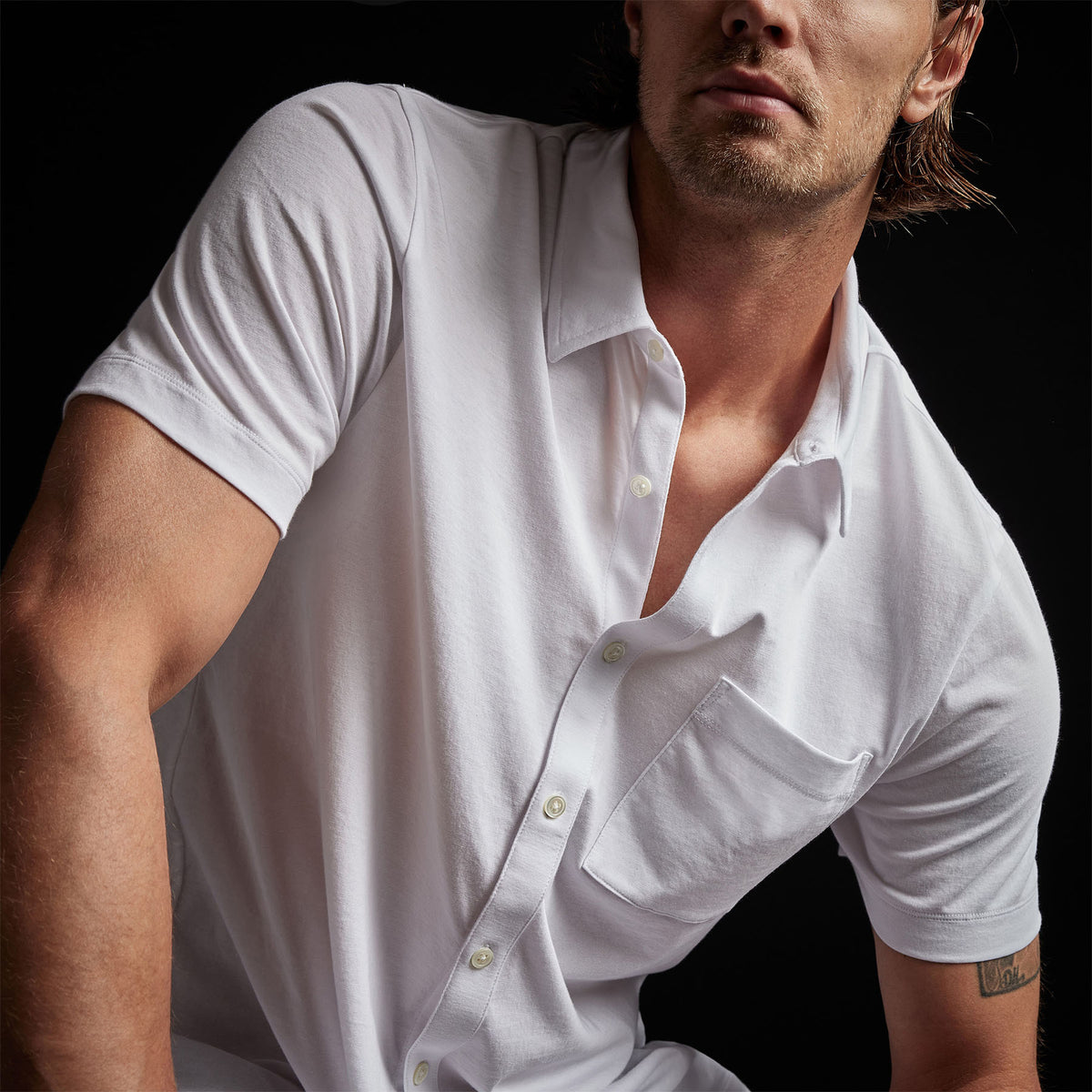 Clean Finish Short Sleeve Shirt in White | James Perse Los Angeles