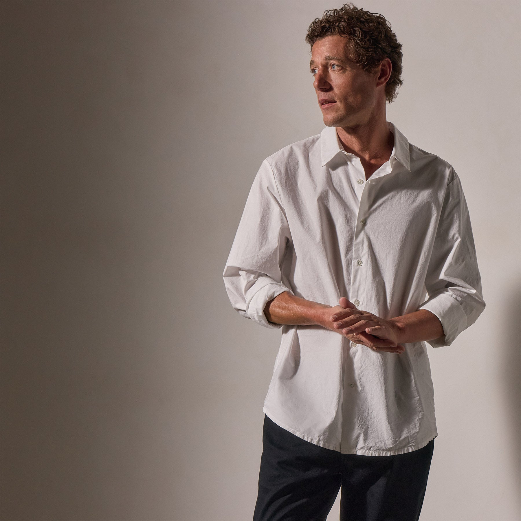 Stretch Poplin Shirt in White | James Perse Los Angeles