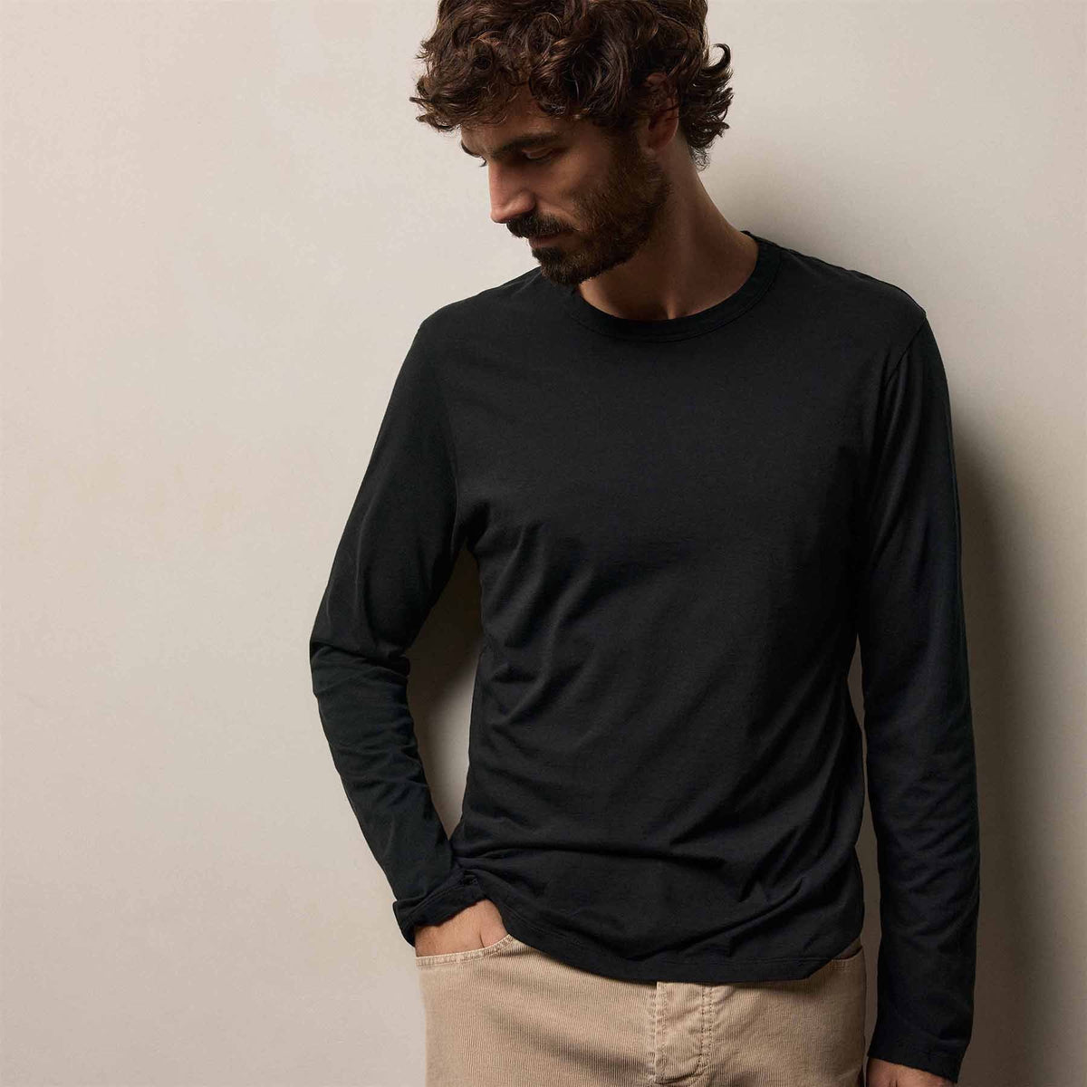 Luxe Lotus Jersey Crew in Black | James Perse Los Angeles