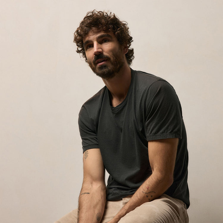 Luxe Lotus Jersey V Neck in Carbon | James Perse Los Angeles