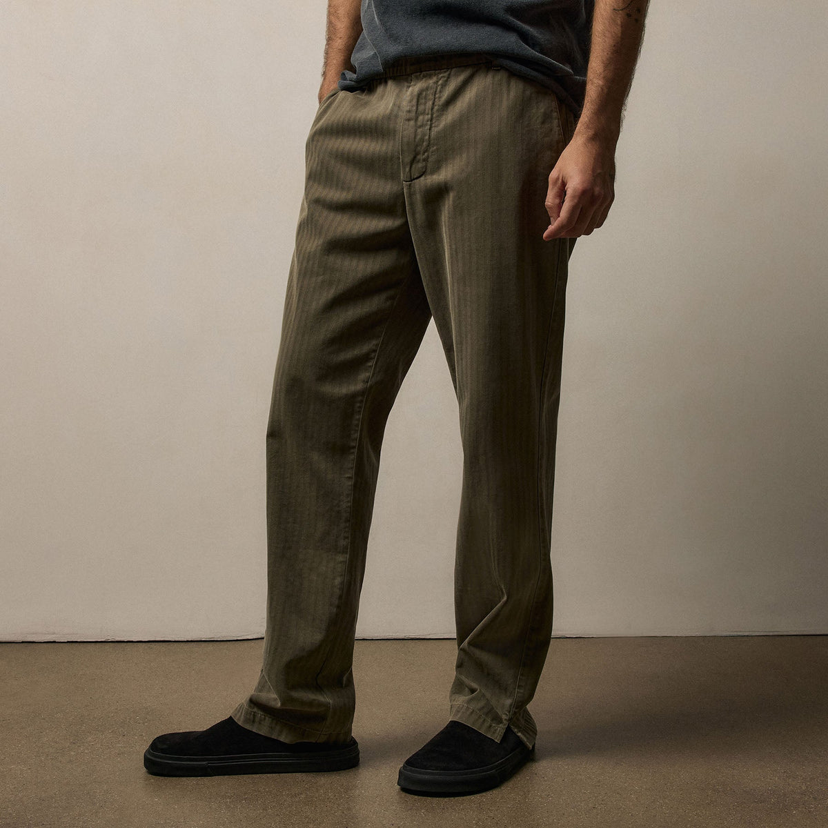 Herringbone Twill Trouser in Birch Pigment | James Perse Los Angeles
