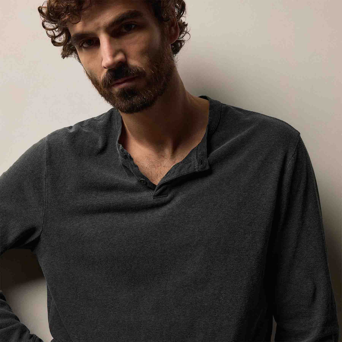 Slub Jersey Long Sleeve Henley in Magma Pigment | James Perse Los Angeles