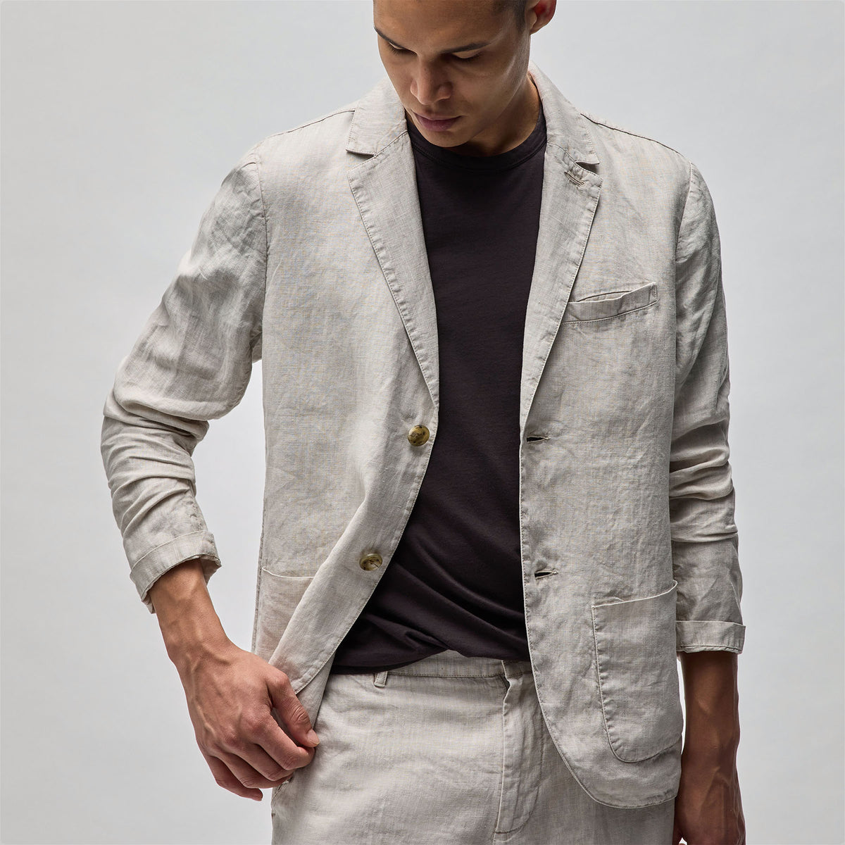 Garment Dyed Linen Blazer in Salt Pigment | James Perse Los Angeles