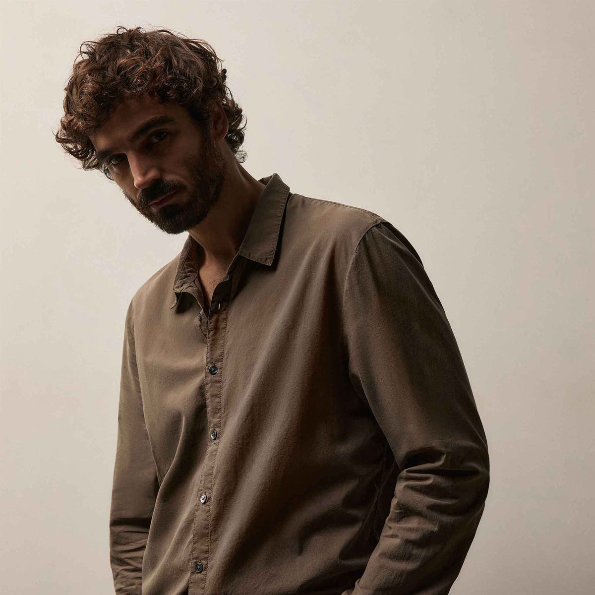 Standard Shirt in Caribou Pigment | James Perse Los Angeles