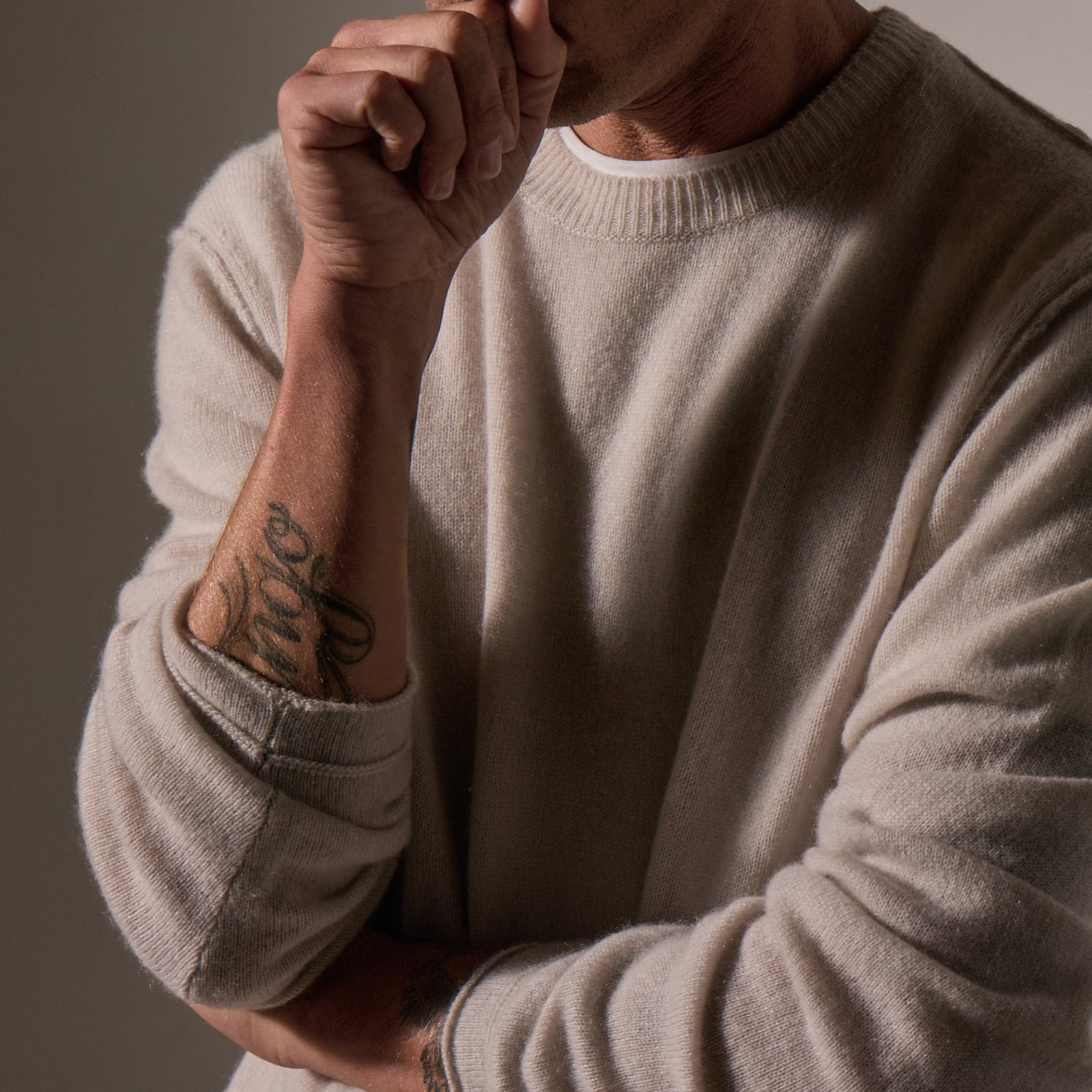 Soft Featherweight Cashmere Crew in Tan | James Perse Los Angeles